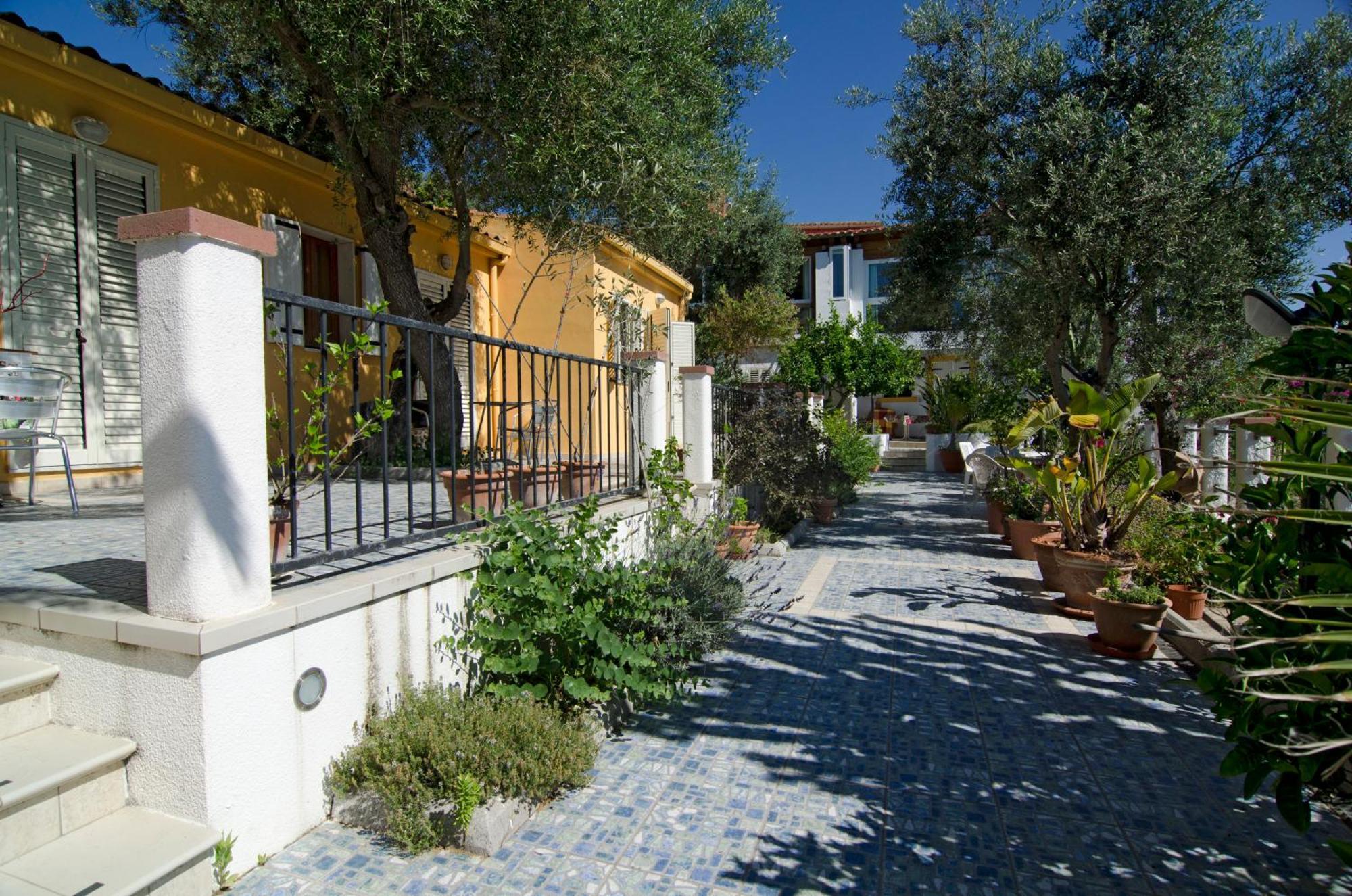 Hotel Paola Калофорте Экстерьер фото